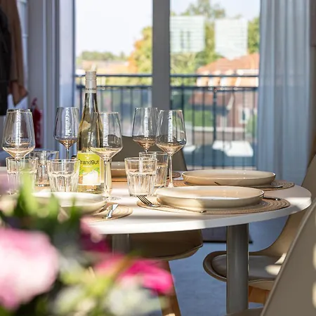 Hygge Homes - Cube * Borstel (Winsen)