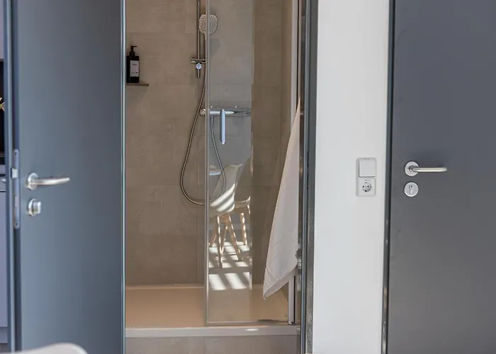 Hygge Homes - Cube * Borstel (Winsen)